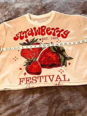 Cropped  oversized Strawberry Festival Graphic Tee - White & Red